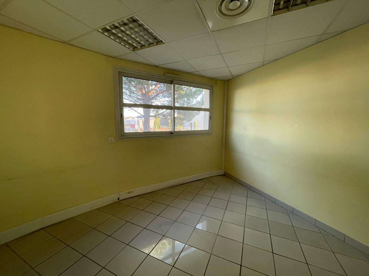Local d'activité Eysines 455m² Location local d'activité Eysines Gironde OLACT2427548 3